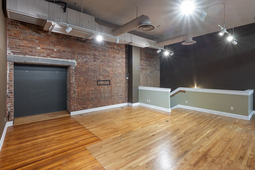 More Photos Of 1463 Market St, Chattanooga Storefront Retail Office For Lease