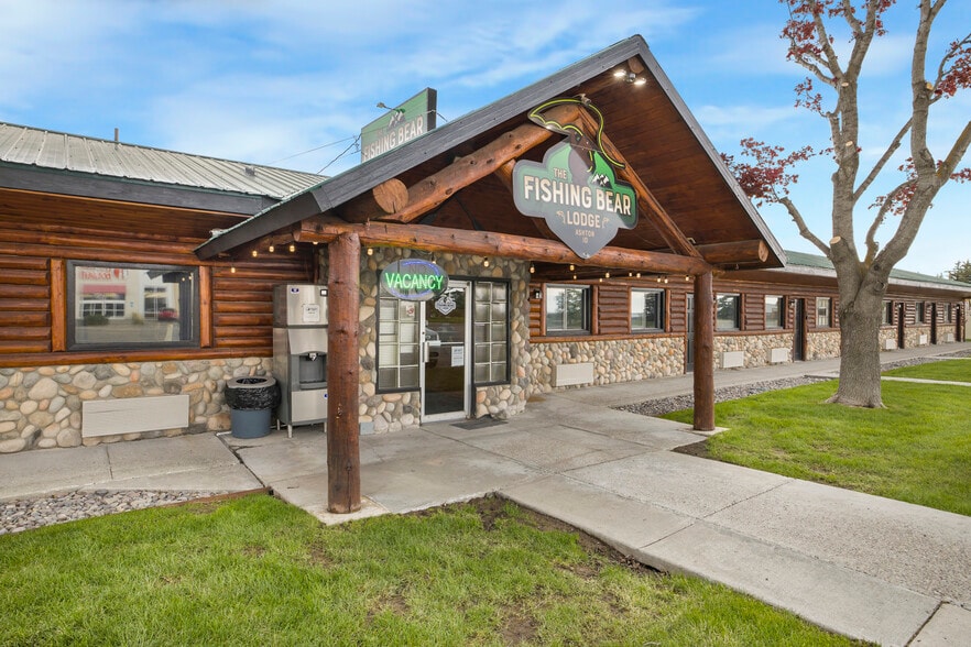 More Photos Of 1665 Whisper Ridge Rd, Ashton Hotel For Sale