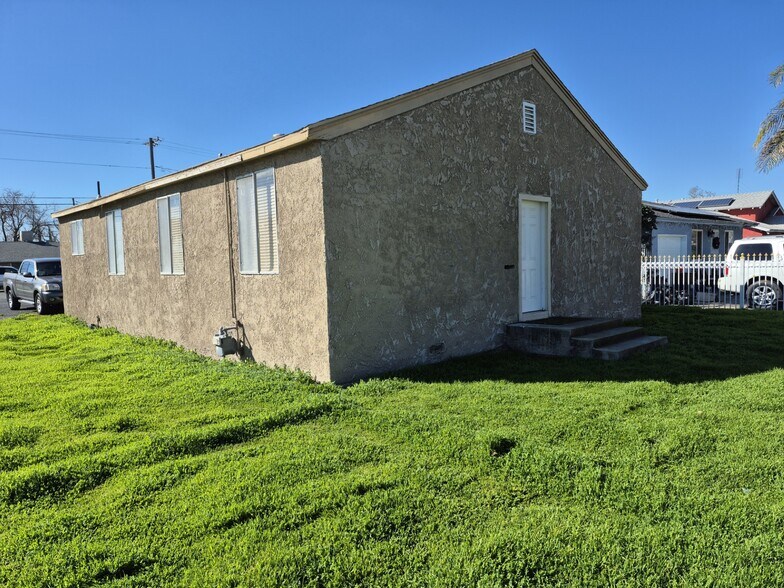 More Photos Of 604 W 8th St, Merced Office For Lease