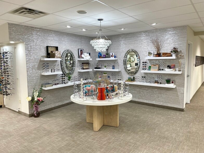 More Photos Of 4200 Cr-42 W, Savage Office For Sale