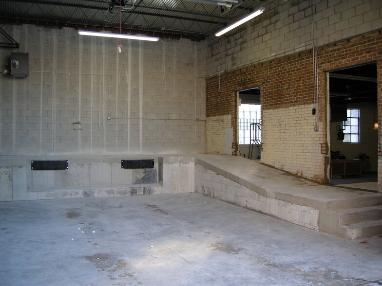 More Photos Of 5111-5115 W Roosevelt Rd, Cicero Manufacturing For Sale