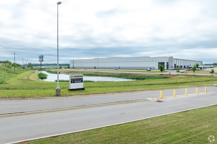 More Photos Of 23366 Bibb Garrett Rd, Tanner Warehouse For Lease