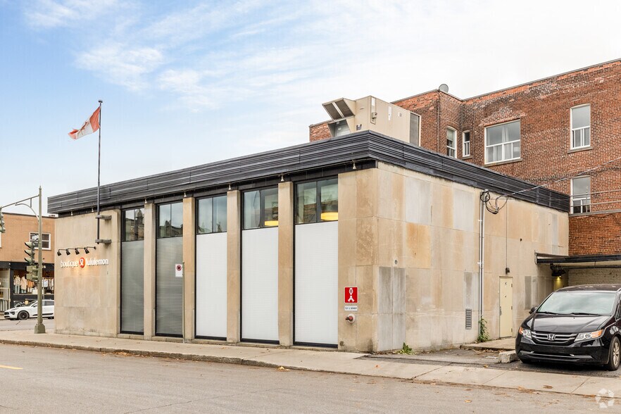 More Photos Of 4895 Rue Sherbrooke O, Westmount Storefront For Sale