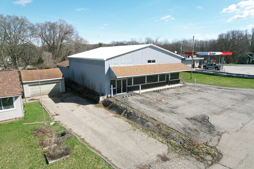More Photos Of 110 Creekview Dr, Battle Creek General Retail For Sale