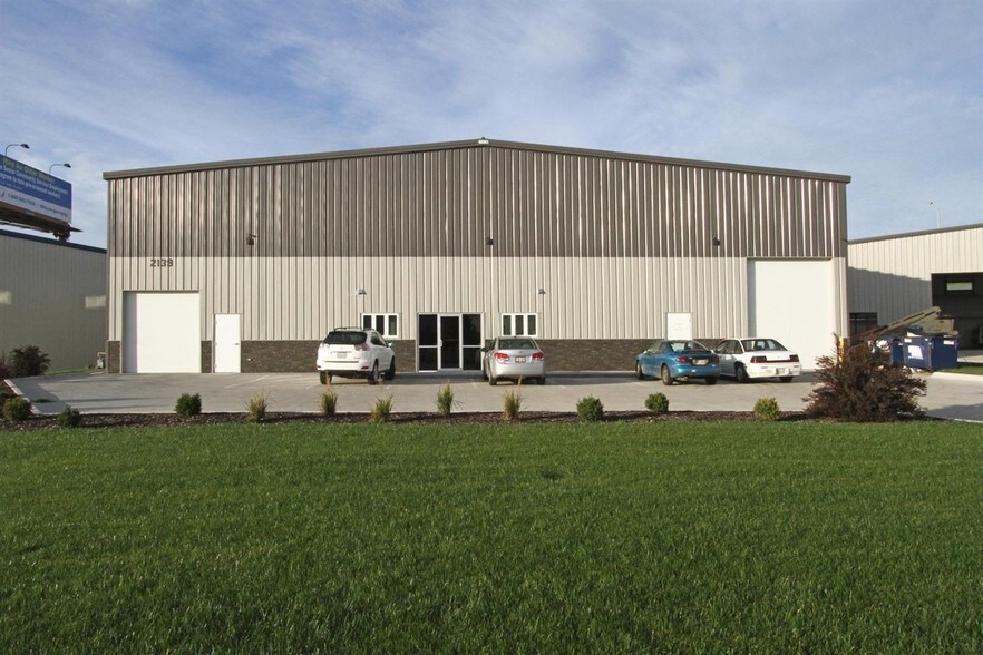 Primary Photo Of 2139 Magnum Cir, Lincoln Warehouse For Lease
