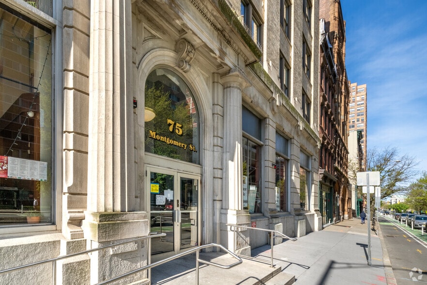 More Photos Of 75 Montgomery St, Jersey City Office For Lease