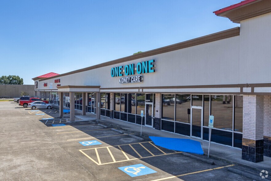 More Photos Of 4300-4302 Fairmont Pky, Pasadena Unknown For Lease