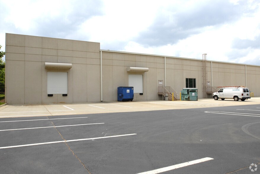 More Photos Of 2450 Commerce Ave, Duluth Office For Lease