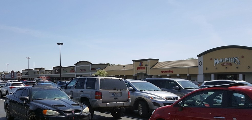 Primary Photo Of 2500-2560 E 3rd St, Bloomington Unknown For Lease