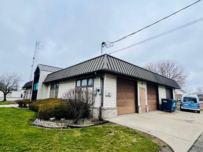 More Photos Of 1234 N Water St, Decatur Office For Sale