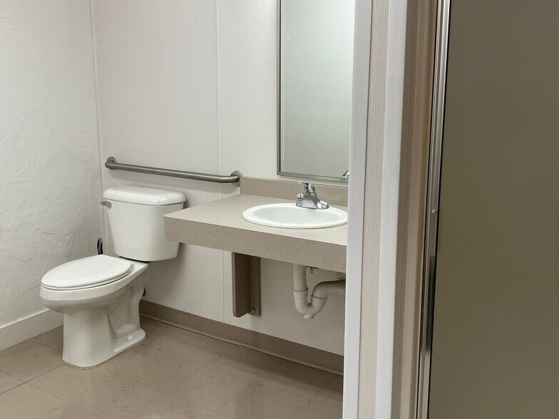 More Photos Of 748 S 5300 W, Salt Lake City Warehouse For Lease