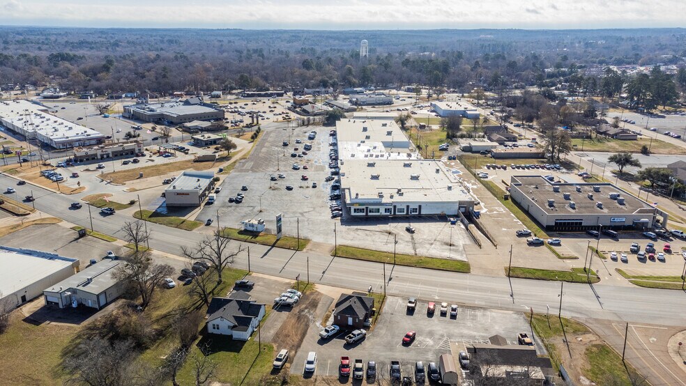 More Photos Of 98-110 Midtown Dr, Kilgore Unknown For Lease