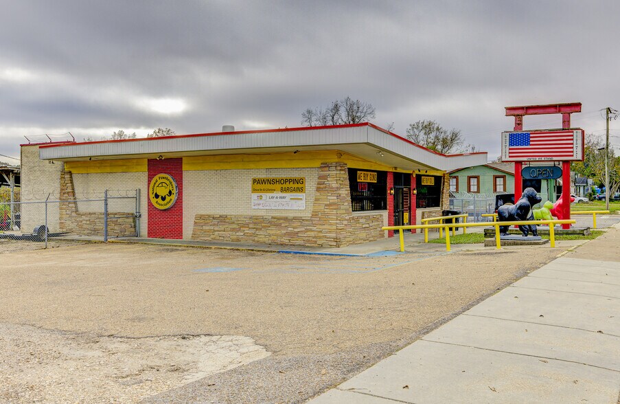 More Photos Of 3412 Washington St, Vicksburg Freestanding For Sale