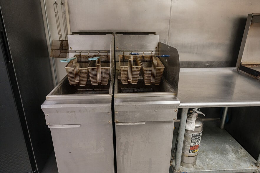 More Photos Of 510 Main St, Ormsby Restaurant For Sale