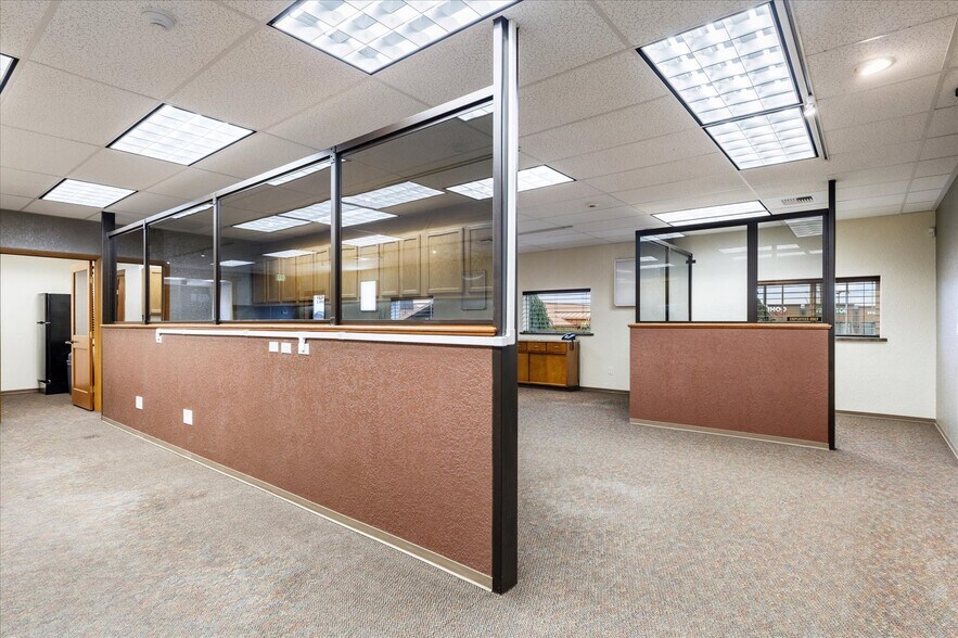 More Photos Of 1421 SW Barlow St, Oak Harbor General Retail For Sale