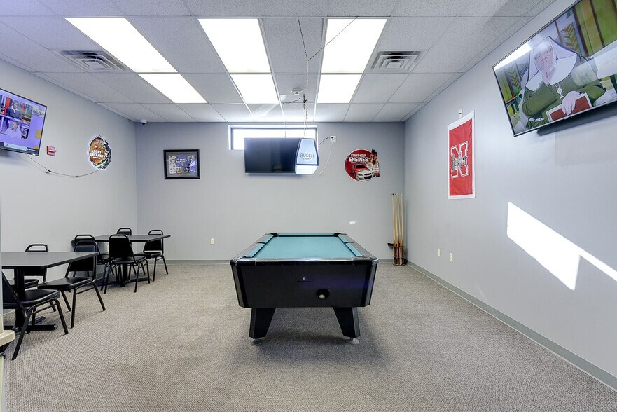 More Photos Of 1818 Central Ave, Auburn General Retail For Sale