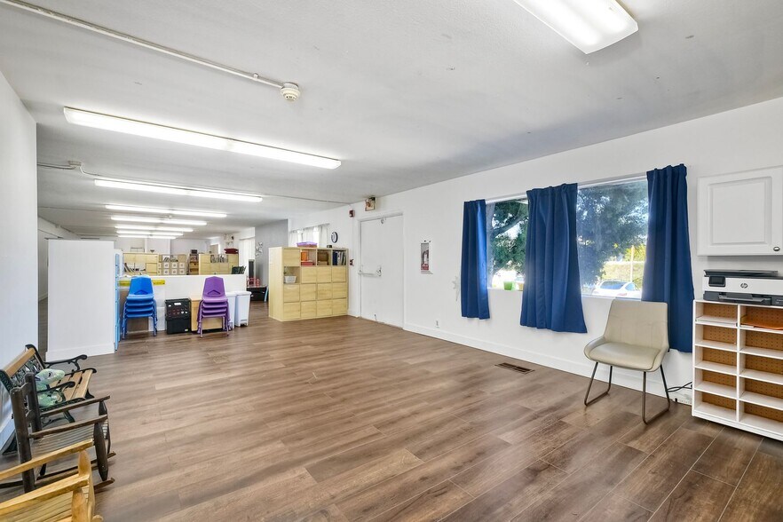 More Photos Of 855 Barham Dr, San Marcos Religious Facility For Lease