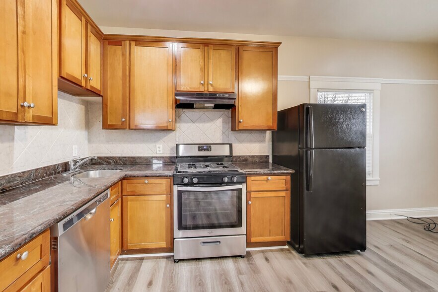 More Photos Of 1364 E 27th St, Oakland Apartments For Sale