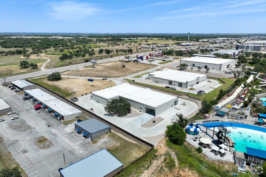 More Photos Of 120 Business Pk Dr, Hudson Oaks Warehouse For Lease