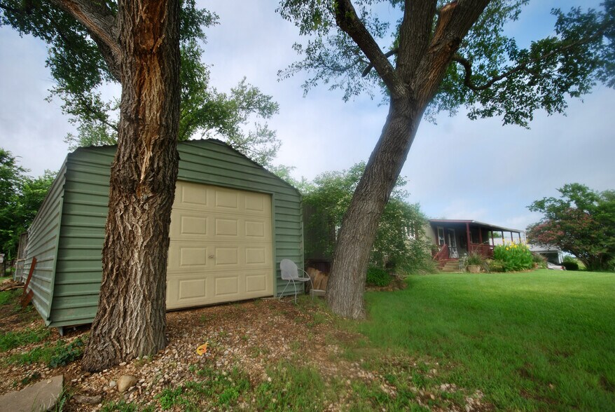 More Photos Of 12604 N State Highway 95, Cistern Restaurant For Sale