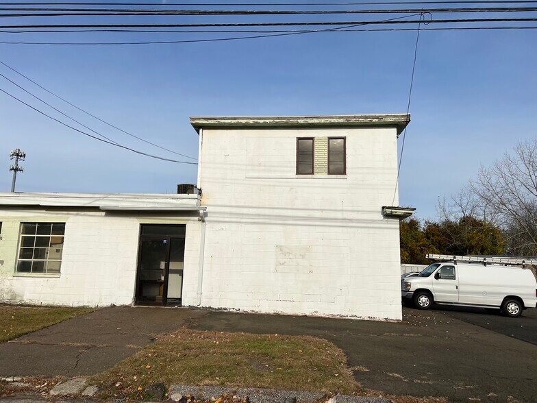 More Photos Of 81-83 Erna Ave, Milford Warehouse For Lease