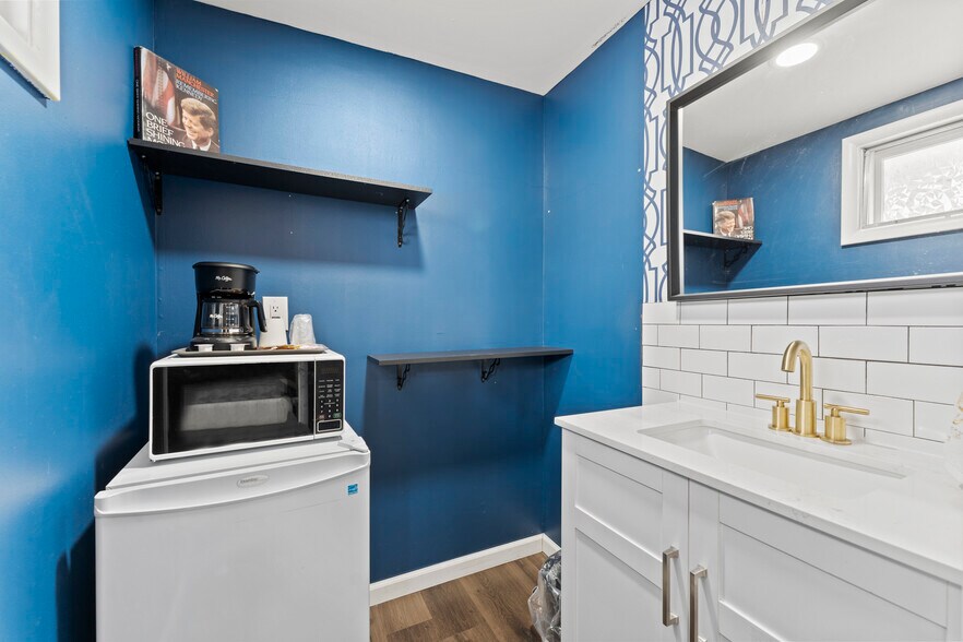 More Photos Of 214 County Road 152, Northville Hotel For Sale