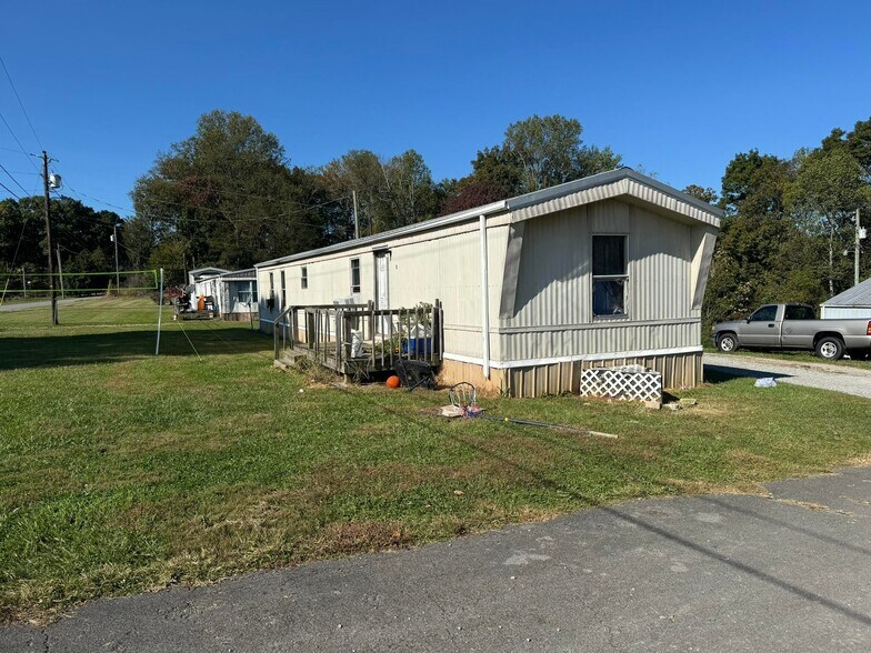 More Photos Of 112 Tutt St, Columbia Manufactured Housing Mobile Home Park For Sale