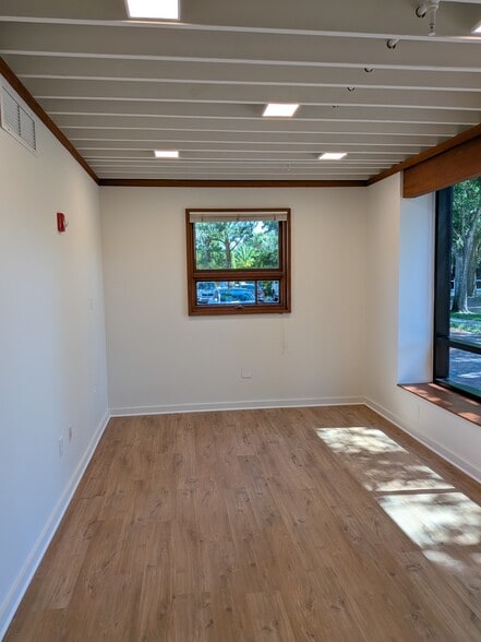 More Photos Of 165 Lincoln Ave, Winter Park Office For Lease