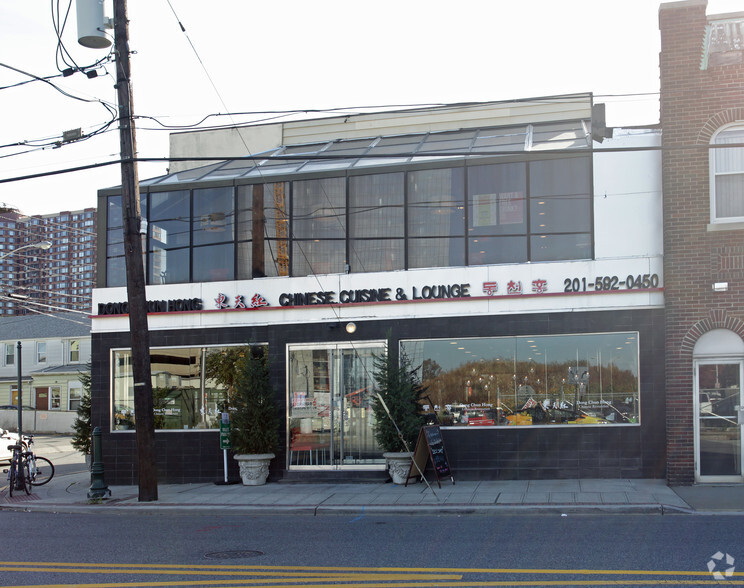 Primary Photo Of 144 Main St, Fort Lee Restaurant For Sale