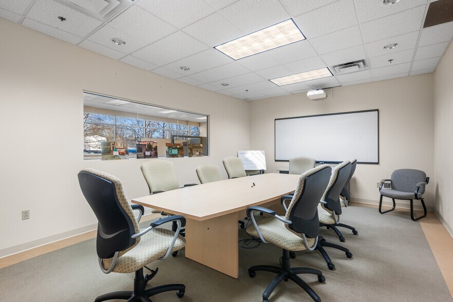 More Photos Of 38 Plains Rd, Essex Light Manufacturing For Lease