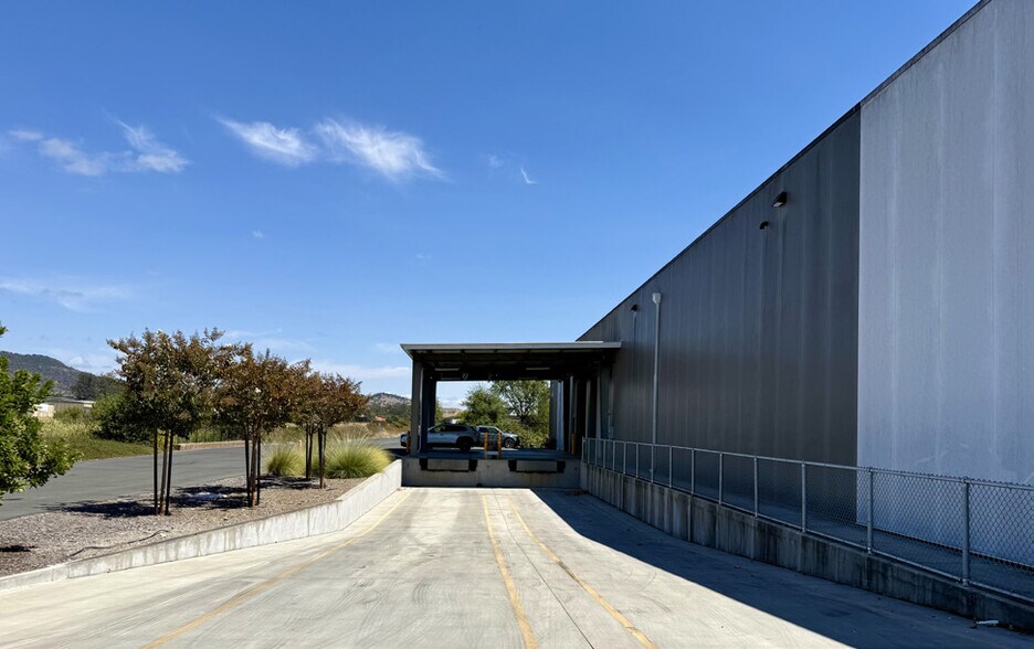 More Photos Of 21930 Carneros Lake Ln, Sonoma Warehouse For Lease