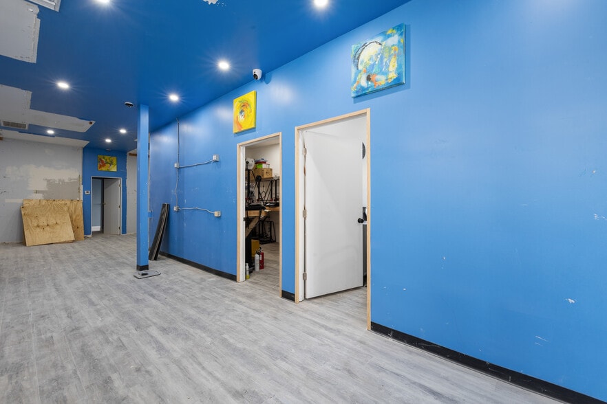 More Photos Of 9937 Commerce Ave, Tujunga Freestanding For Sale