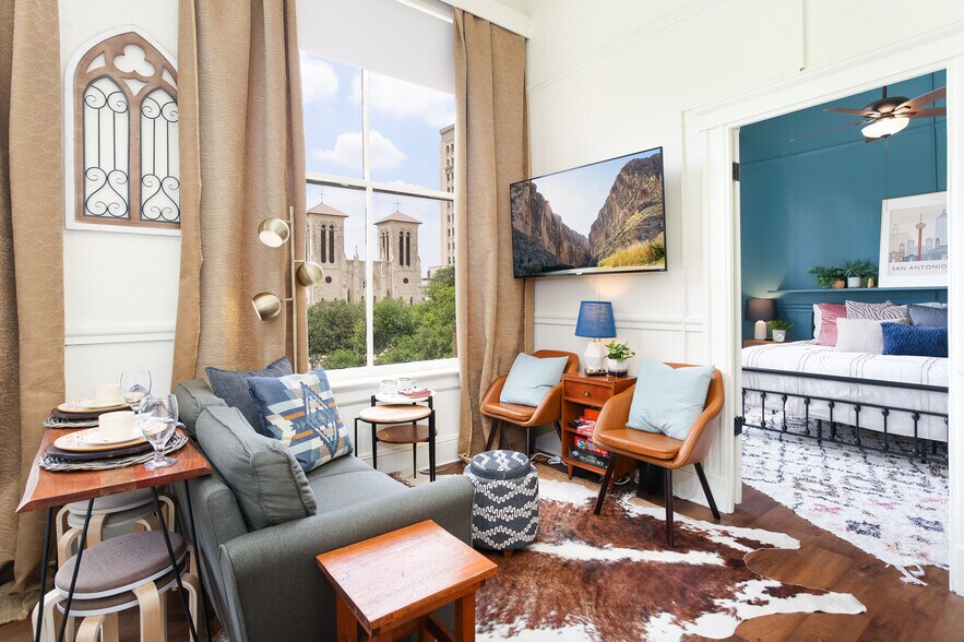 More Photos Of 126 E Main Plz, San Antonio Apartments For Sale