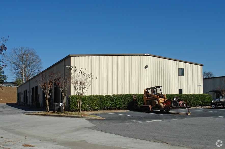 More Photos Of 450 S Cemetery St, Norcross Warehouse For Lease