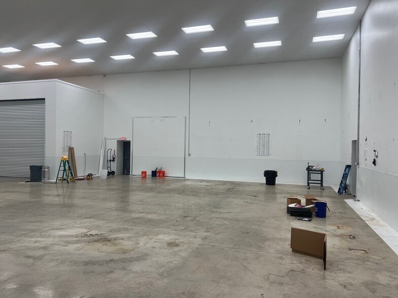 More Photos Of 7465 Commercial Cir, Fort Pierce Warehouse For Sale