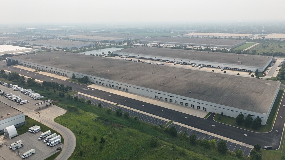 More Photos Of 1010 Taylor Rd, Romeoville Distribution For Lease
