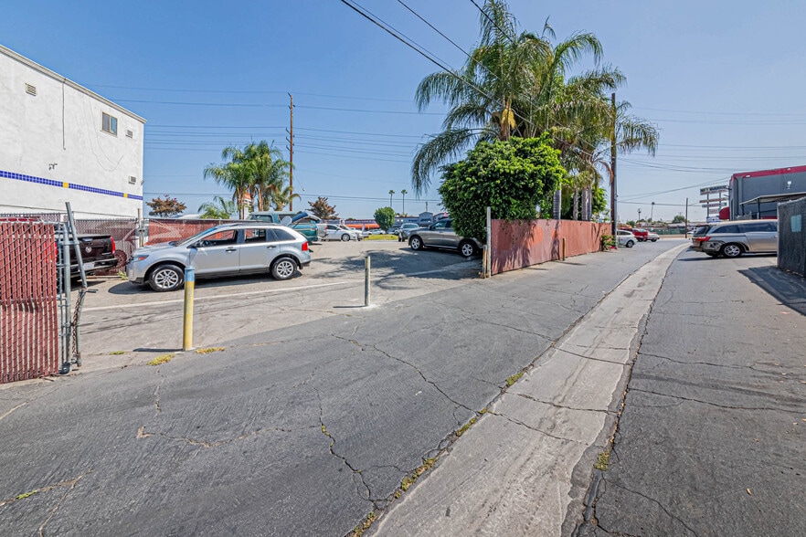 More Photos Of 13516 Telegraph Rd, Whittier Auto Repair For Sale