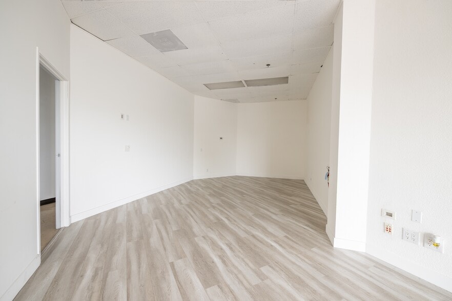 More Photos Of 8950 W Olympic Blvd, Beverly Hills Storefront Retail Office For Sale