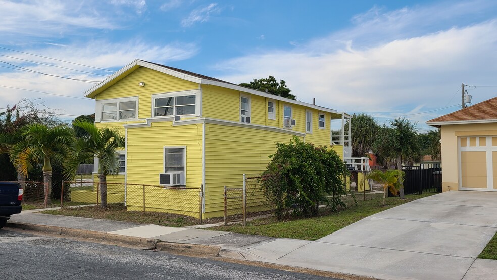 Primary Photo Of 921 14th St, West Palm Beach Apartments For Sale