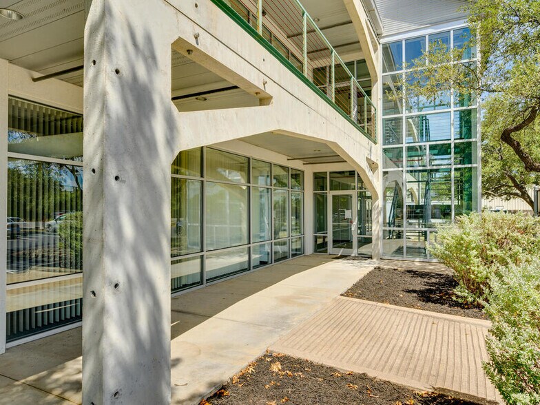 More Photos Of 1815 S Highway 183, Leander Office For Sale