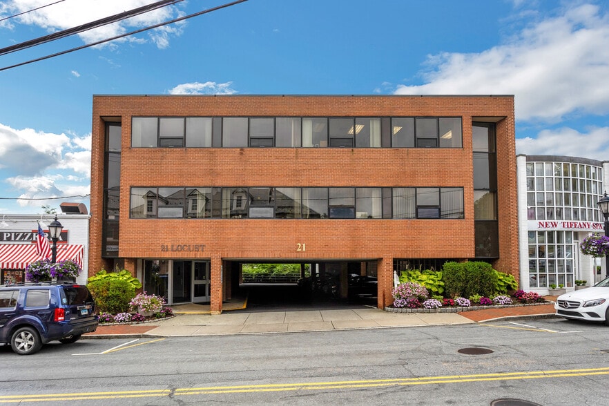 Primary Photo Of 21 Locust Ave, New Canaan Office For Lease
