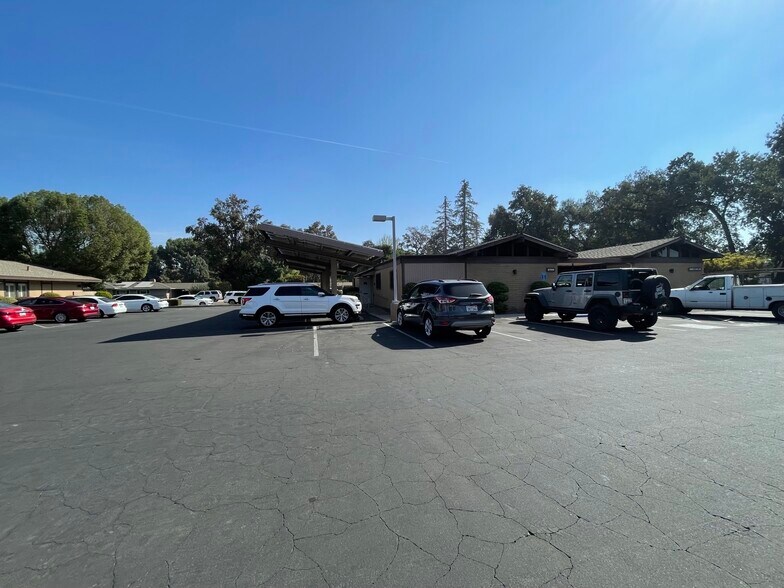 More Photos Of 2740 W Main St, Visalia Medical For Lease