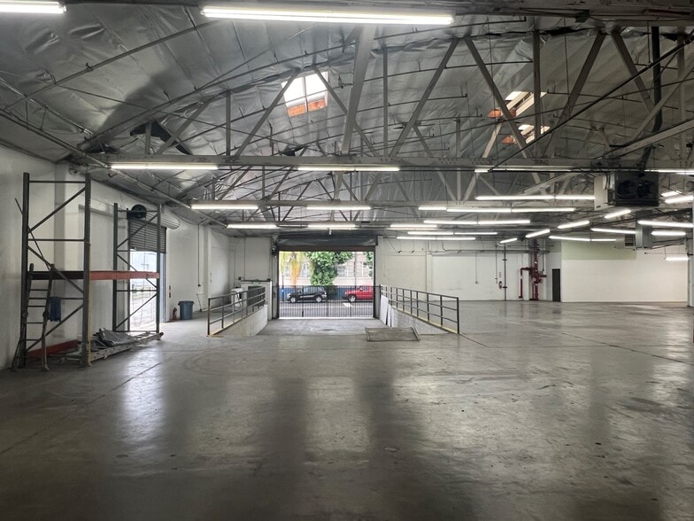 More Photos Of 4800-4820 District Blvd, Vernon Warehouse For Lease