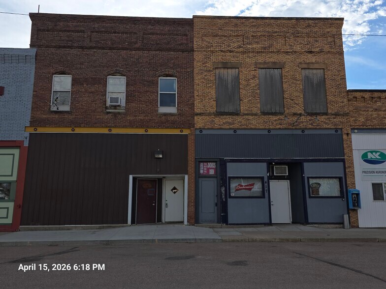 Primary Photo Of 417 Saint James Ave, Wynot Storefront Retail Residential For Sale