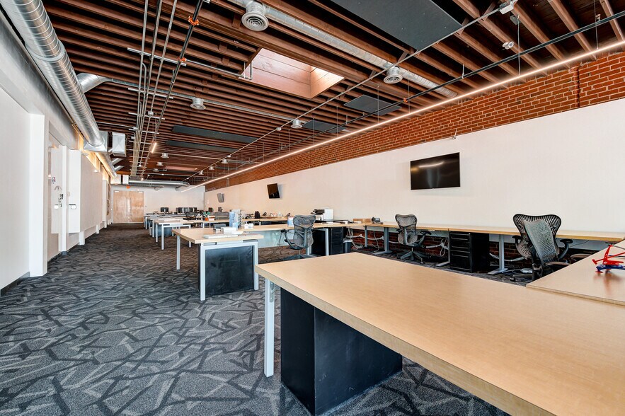 More Photos Of 706-708 W Sheridan Ave, Oklahoma City Office For Lease