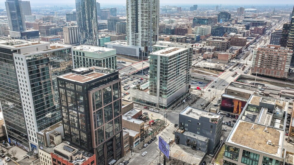 More Photos Of 619 W Randolph St, Chicago Restaurant For Sale