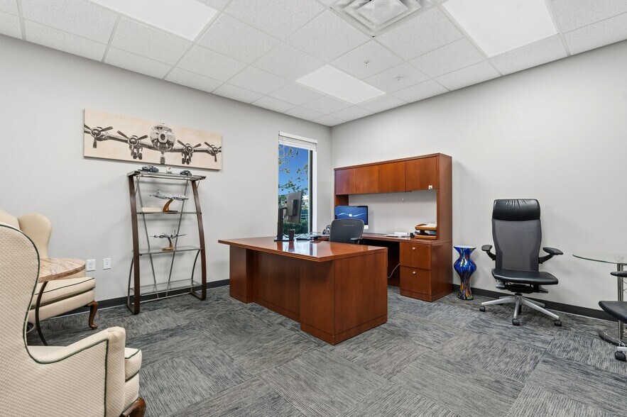 More Photos Of 131 S Country Club Rd, Lake Mary Office For Sale