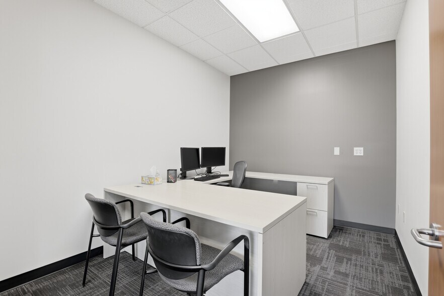 More Photos Of 3911 Castlevale Rd, Yakima Office For Lease