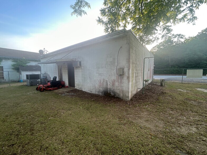 More Photos Of 4456 Rosemary St, Williston Office For Sale