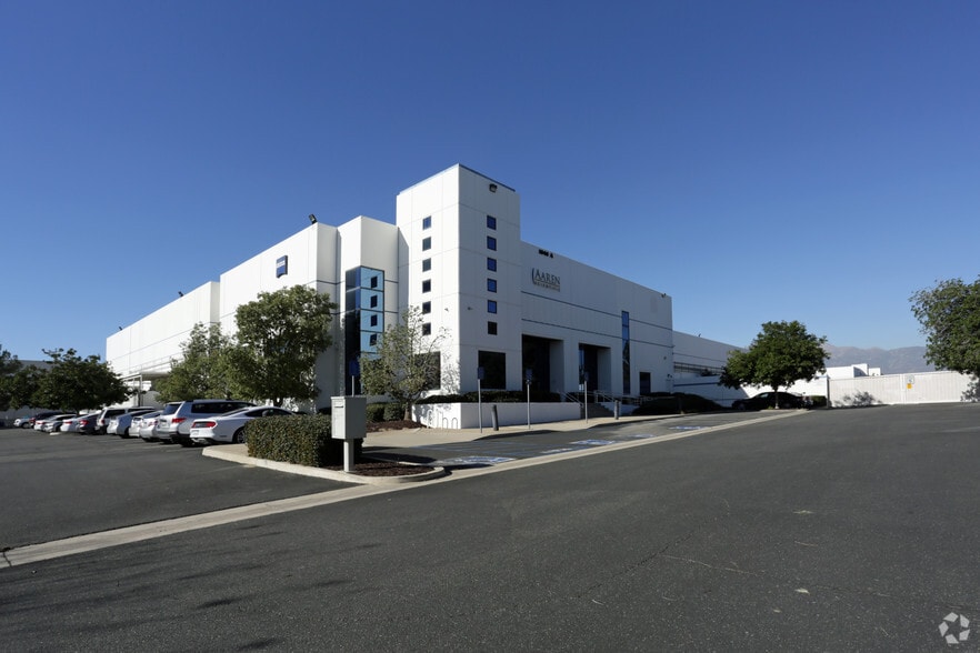 More Photos Of 1040 S Vintage Ave, Ontario Warehouse For Lease